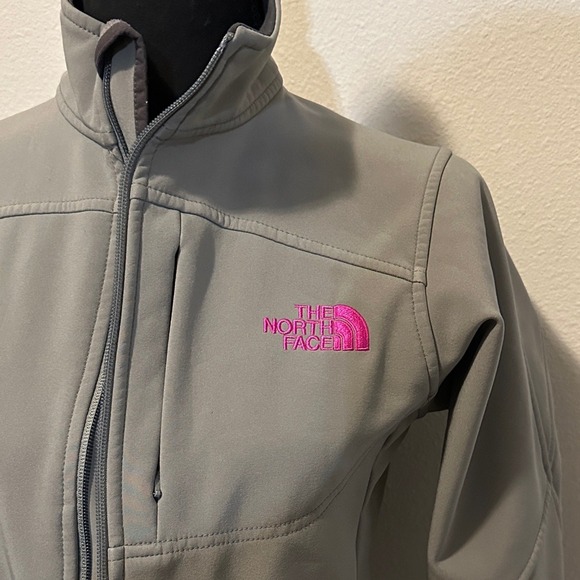 The North Face Women's Gray Ski Jacket with Pink Logo - Picture 2 of 5